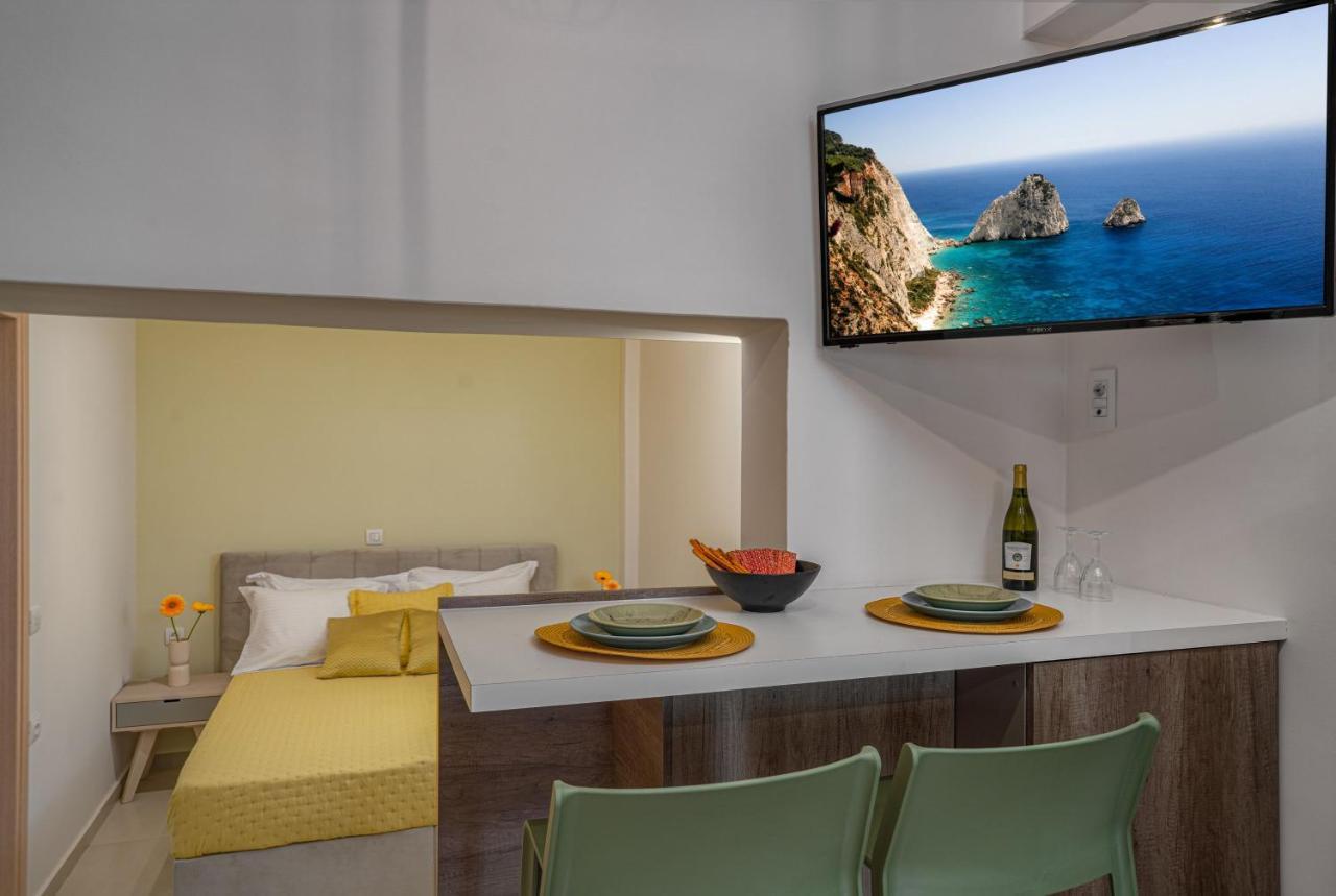 Andy'S & Hari'S Elegant Town Studios Zakynthos Town Luaran gambar